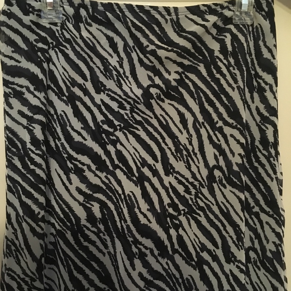 NECESSARY OBJECTS PRINT SKIRT SIZE L